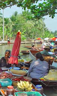 Marché flottant de Tha Kha