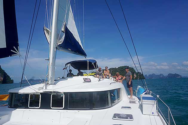 Louer un catamaran avec équipage en Thaïlande