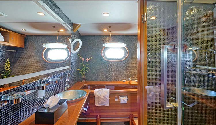 Salle de bains cabine propriétaire