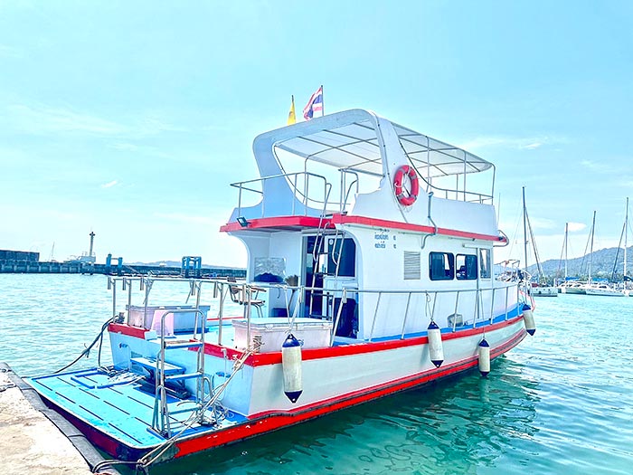 Bateau bon marché pour la pêche au gros à Phuket