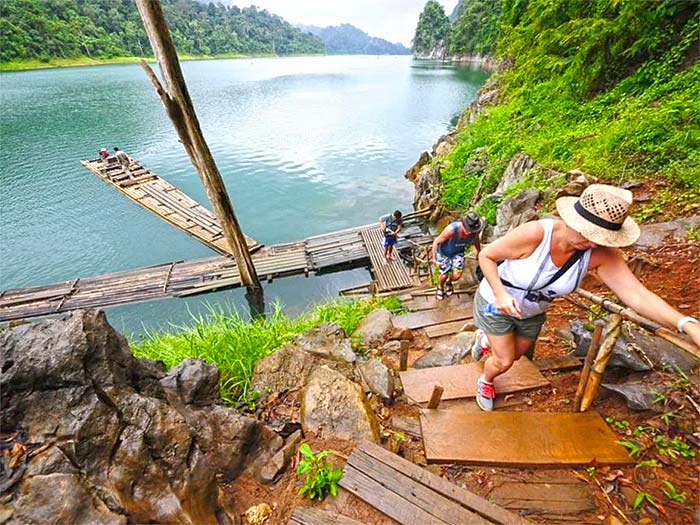 Cheow Lan Lake ponton