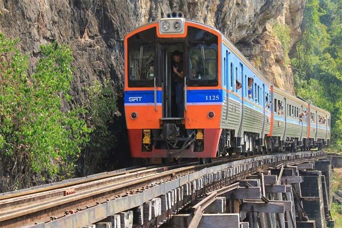 Viaduc en bois Kanchanaburi