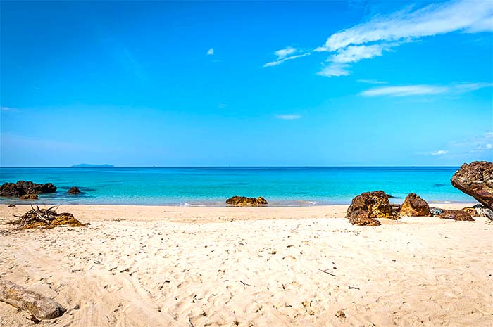 Plage de sable blanc