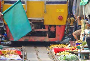 Marché de Maeklong