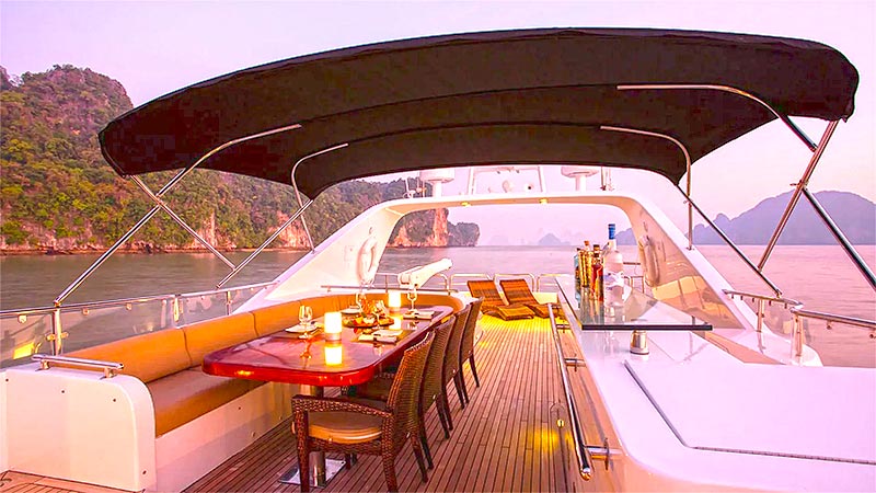Joli yacht à louer à Phuket