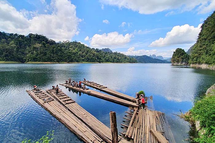 Balade en radeau cheow Lan Lake